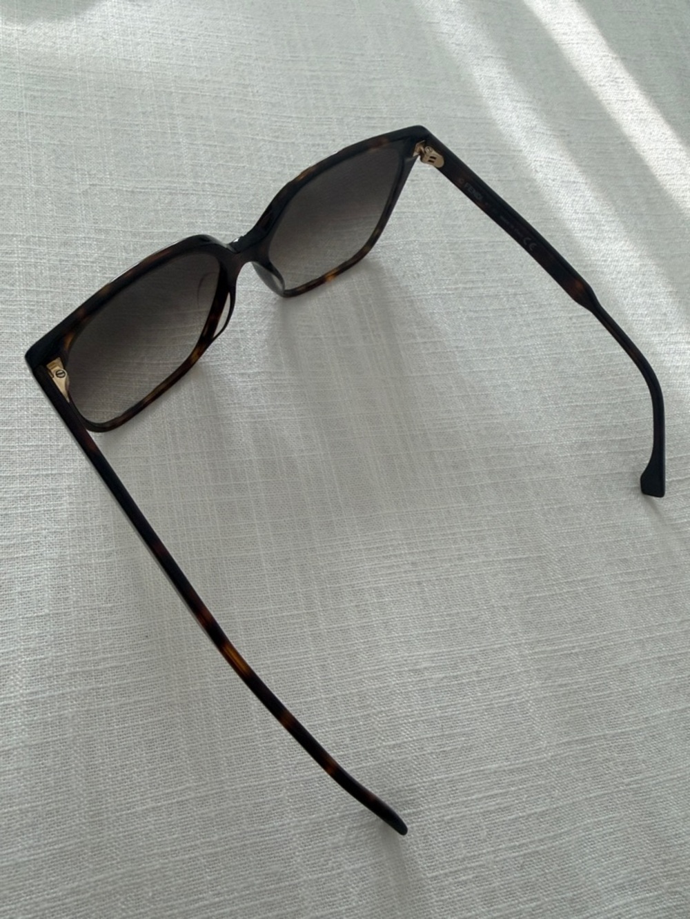 Fendi Tortoiseshell Cat-Eye Sunglasses with Gold Logo - Brown Gradient - Picture 2 of 5